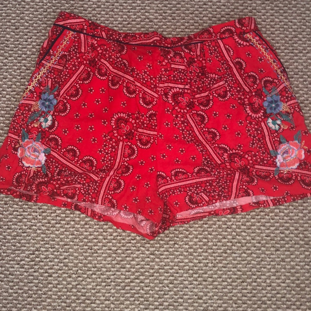 Red bandanna shorts!